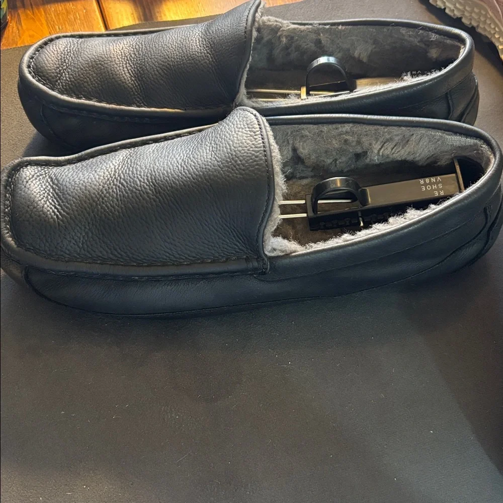 Ugg Men's Black Leather Loafers